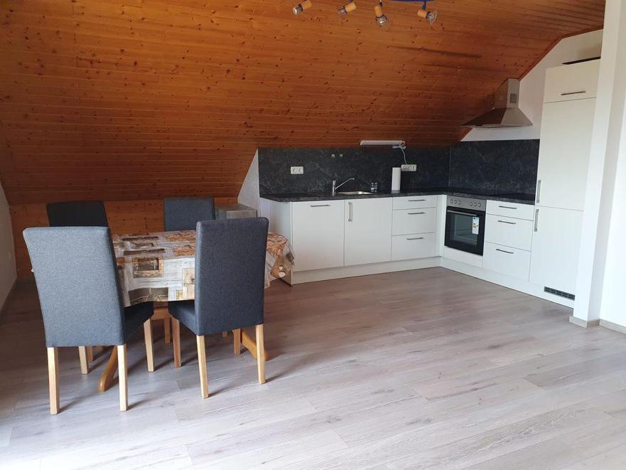 Ferienwohnung Zur Schoenen Aussicht Buchen  Exterior photo